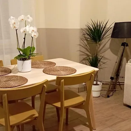 Au Coeur De Lillemoulins Apartmán *